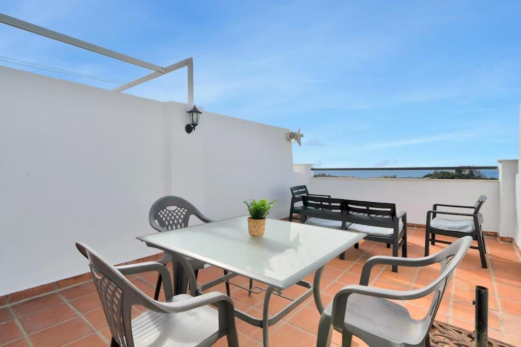 Duplex Con Vistas Al Mar, Piscina Y Gimnasio - Las Abejeras 226 Estepona Exterior photo